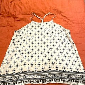 OLD NAVY ⚪️🖤| women’s white and black patterned tank